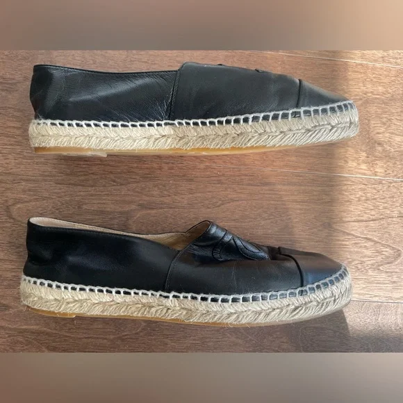Authentic CHANEL Lambskin CC Espadrilles - Picture 6 of 10